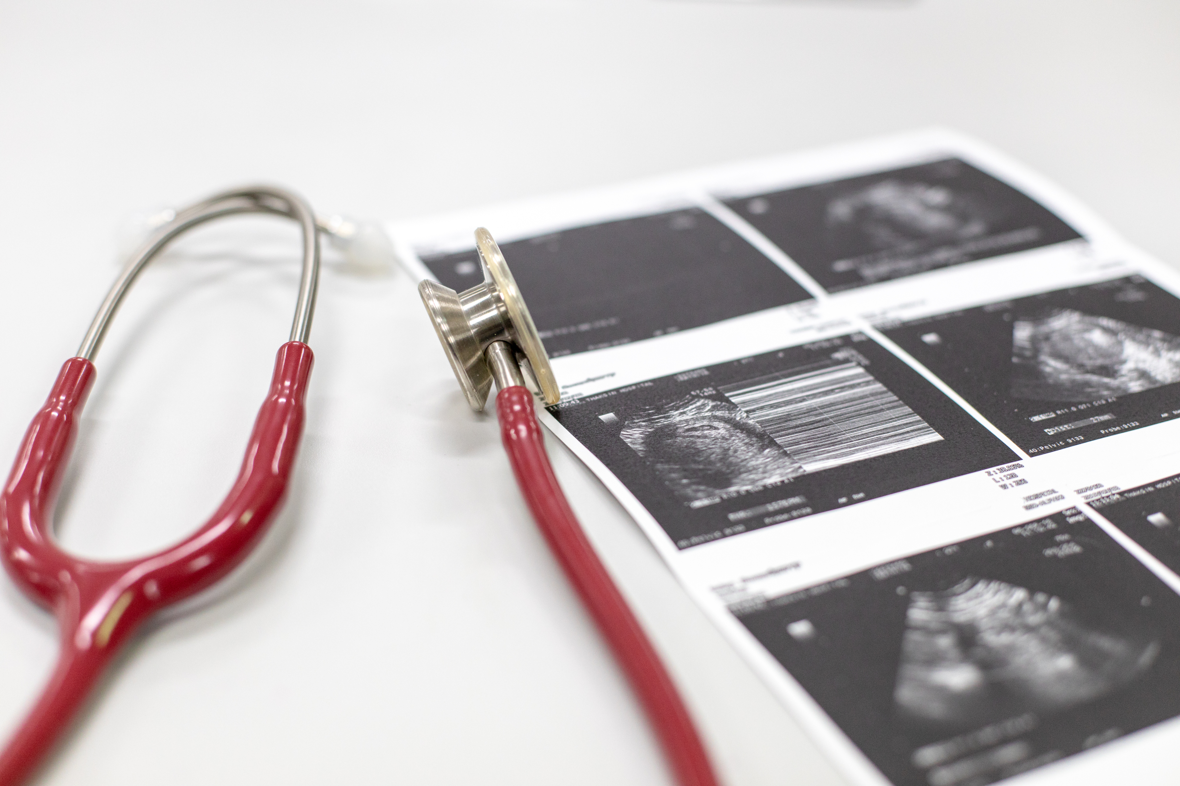 stethoscope and echography