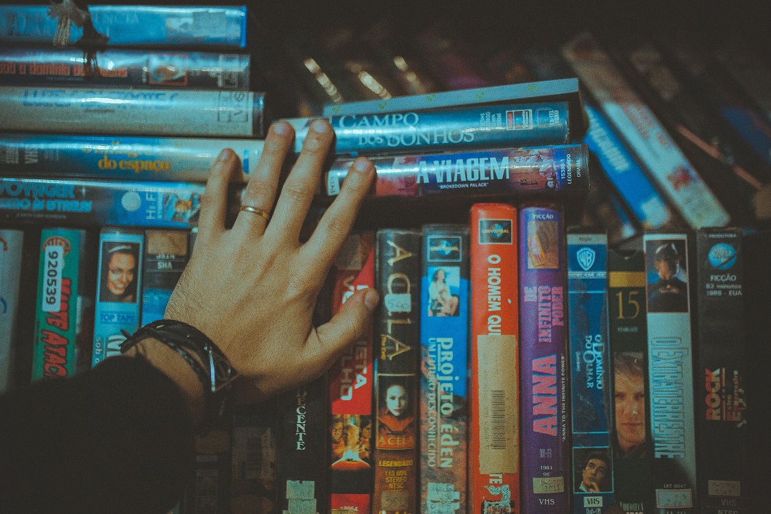 Hollywood S Bestsellers Are Books Two Thirds 67 Of Canadians Think The Best Tv Shows Movies Are Based On Books Ipsos Hollywood S Bestsellers Are Books Two Thirds 67 Of Canadians Think The Best Tv Shows Movies Are Based On Books Ipsos