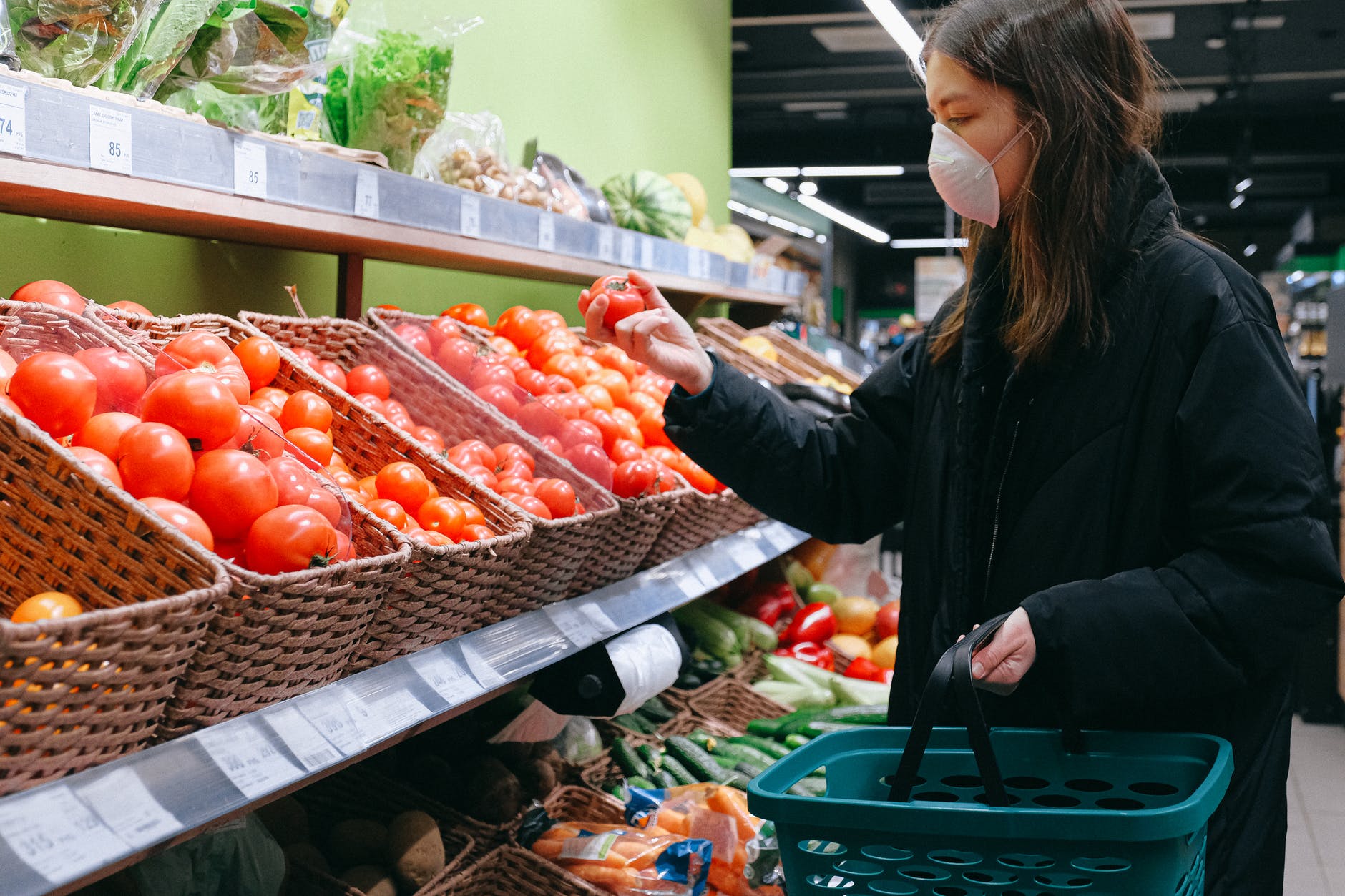 Consumer confidence dips by 0.8 percentage points in March 2021