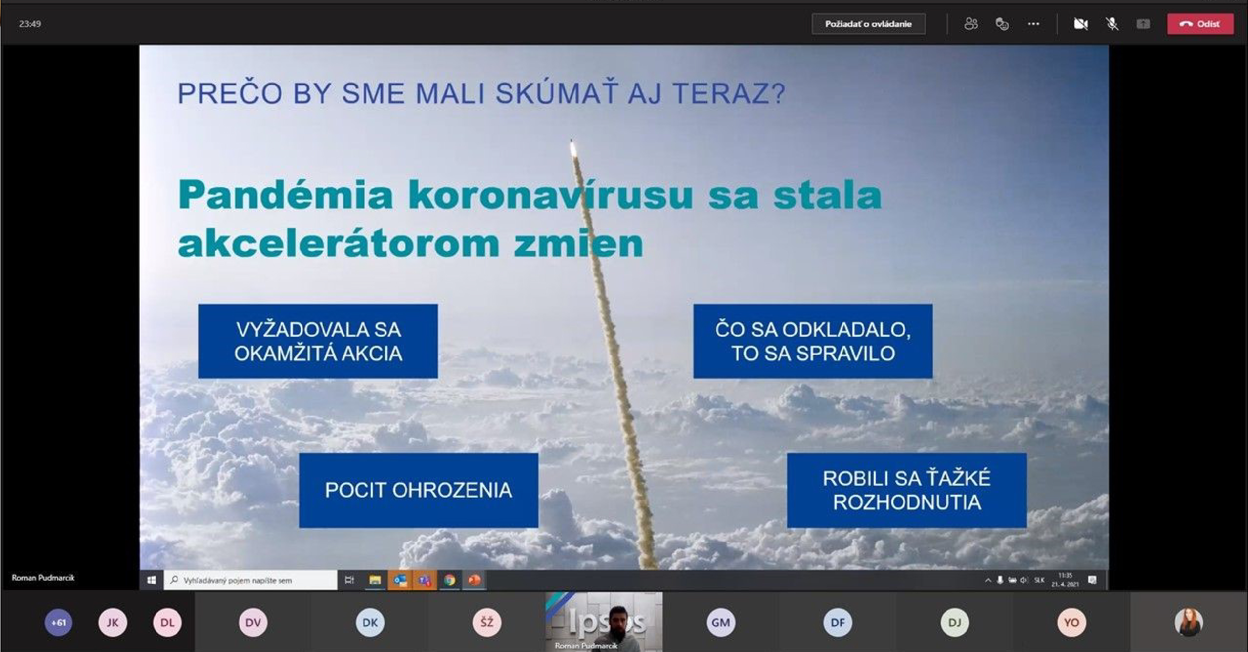 Roman prednáša online
