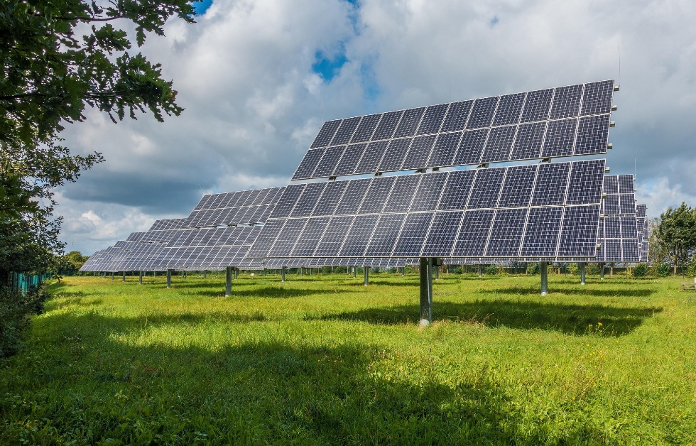 A solar panels in a field

AI-generated content may be incorrect.