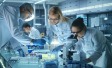 I medici e gli scienziati continuano ad essere le figure professionali ritenute più affidabili, agli ultimi posti politici e ministri