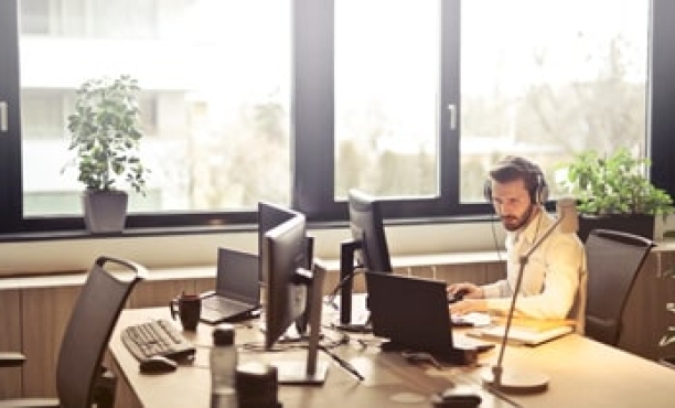 Россияне боятся потерять работу и не имеют возможности развивать свои навыки у текущего работодателя