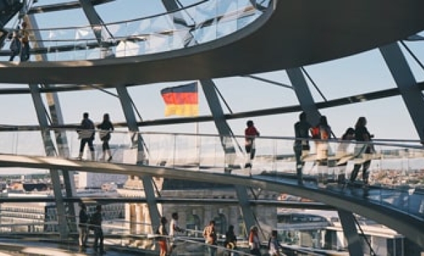 Германия сохраняет лидерство в рейтинге брендов стран Nation Brands Index (NBI), Великобритания опередила Канаду и замкнула тройку лидеров. Россия занимает 27-е место среди  50-ти изученных стран