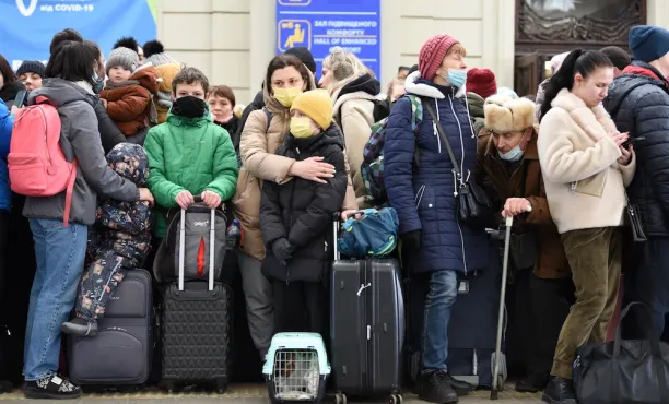 Quelle: Bumble Dee / Shutterstock.com | Ipsos | UNHCR | Ukraine | Krieg | Flüchtlinge