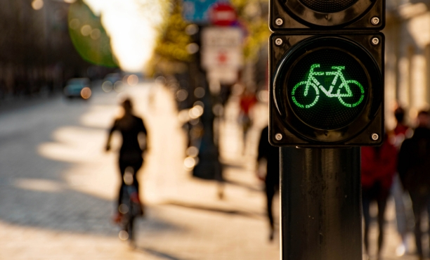 Come si muovono gli italiani? Mobilità sostenibile e auto elettriche