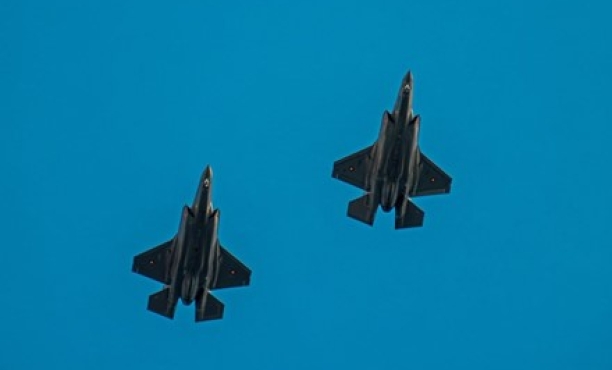 Ipsos Switzerland F35 Deal 