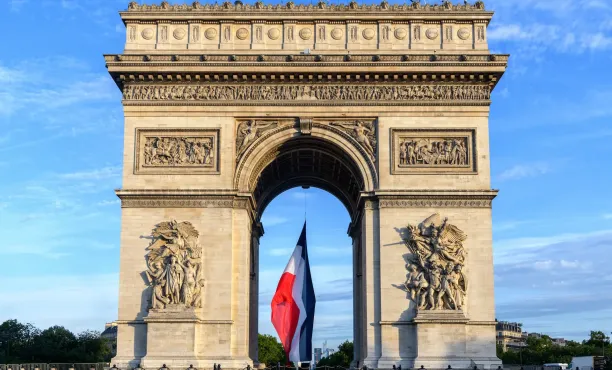 Arc de Triomphe | Défilé militaire | Champs Élysées | Fête nationale