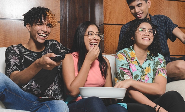 How the desire for social bonds shapes teen viewership