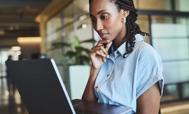 Mensch oder Maschine: Künstliche Intelligenz als Moderationsinstrument und ihre Einsatzmöglichkeiten – Ipsos