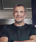 Varol Yaşaroğlu