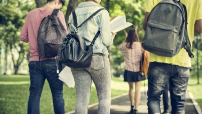 Le système éducatif prépare-t-il bien les jeunes au larché de l'emploi ?