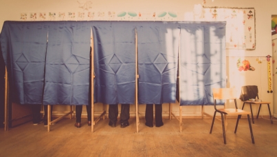 43 à 47% des Français inscrits sur les listes électorales pourraient se rendre aux urnes dimanche