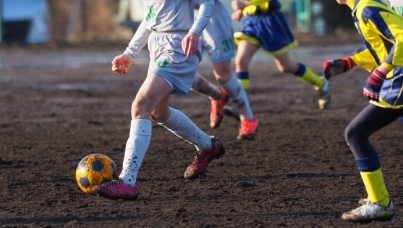 Playing-Football 