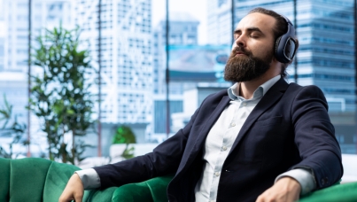Stress da lavoro: manager sotto pressione e GenZ meno tollerante al malessere emotivo