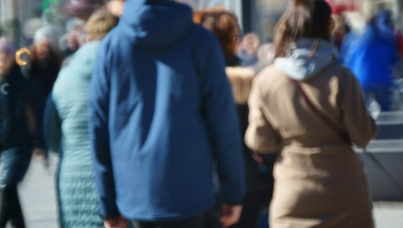 Ce billet, à visée scientifique et didactique, illustre un cas d’usage des données du Baromètre Covid-19 avec pour objectif de mesurer l’évolution du risque épidémique dans l’espace et dans le temps.