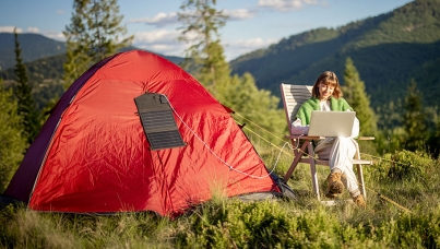 Shifts: Hybrid living, screen life and living for today