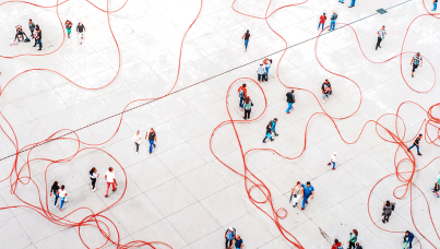 Oltre lo schermo: riscoprire i sensi per (ri)connettere brand e consumatori