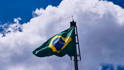 Bandeira do Brasil tremulando