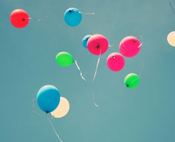 balloons floating up
