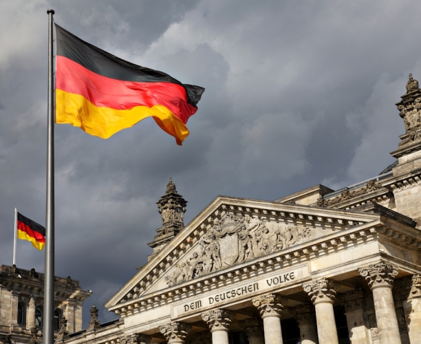 Für wie glaubwürdig halten die Deutschen Bundeskanzler Friedrich Merz? Laut einer aktuellen Ipsos-Umfrage empfinden nur 17 Prozent das politische Handeln von Merz als glaubwürdig. 64 Prozent stufen es hingegen als unglaubwürdig ein.