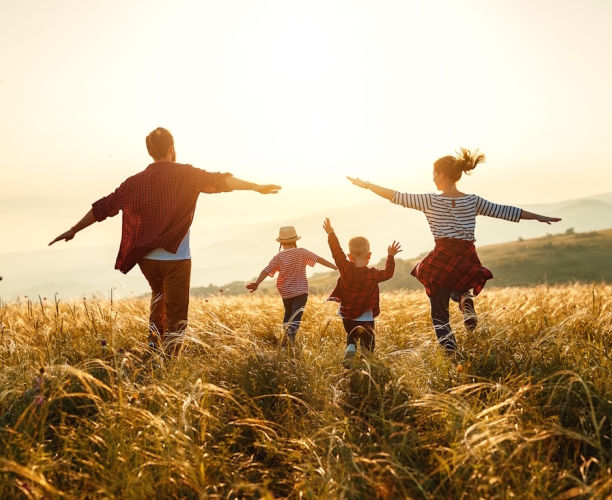 Wie glücklich sind die Deutschen? Laut einer Ipsos-Umfrage zum Weltglückstag bezeichnen sich aktuell 72 Prozent in Deutschland als glücklich – ein Plus von 8 Prozentpunkten gegenüber 2025. 