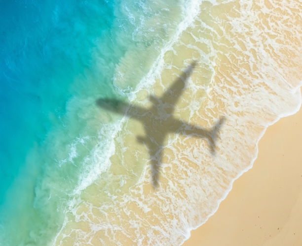 Wie sehr machen sich die Deutschen Sorgen, dass sich ein Iran-Krieg auf ihre Urlaubspläne auswirken könnte? Laut einer aktuellen Umfrage sind nur 15 Prozent sehr besorgt, eine knappe Mehrheit von 57 Prozent sorgt sich hingegen nur wenig oder gar nicht.