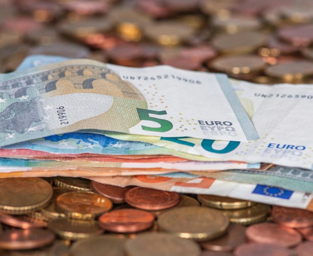 Konsument:innenstimmung Wirtschaftslage vor Sommerbeginn 2026