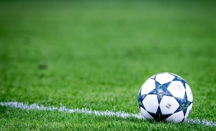 Source : kivnl / Shutterstock.com | Ipsos | Synthesio | PSG | FC Barcelone