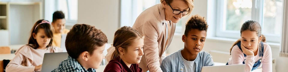 Ipsos | Data dive | education