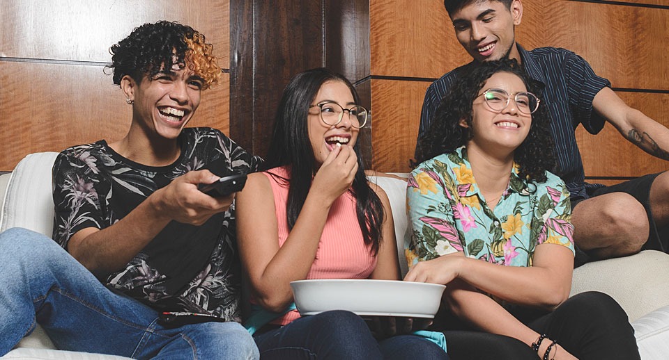 How the desire for social bonds shapes teen viewership