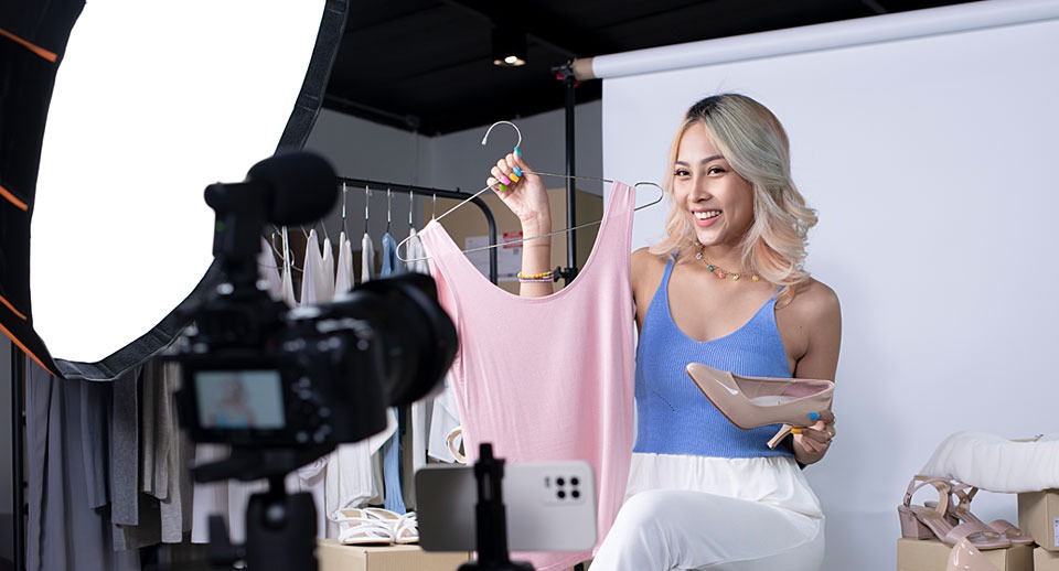 Shifts: Automation, financial inequality and social commerce