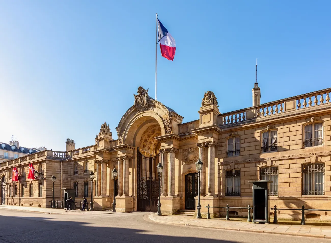 Palais de l'Élysée, Paris — les sondages de rentrée dessinent une course à trois pour le second tour de 2027.