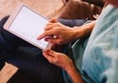 woman-using-ipad
