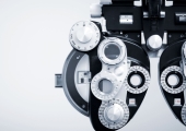 Eye test machine